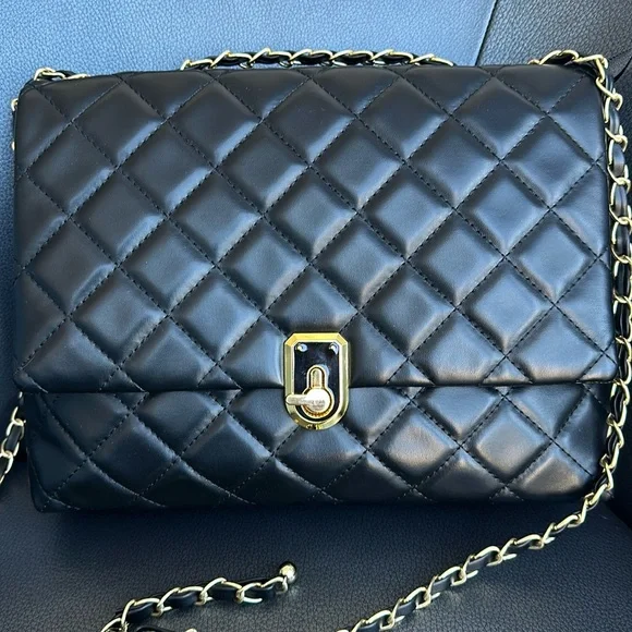 Quilted Black Purse - Picture 3 of 8